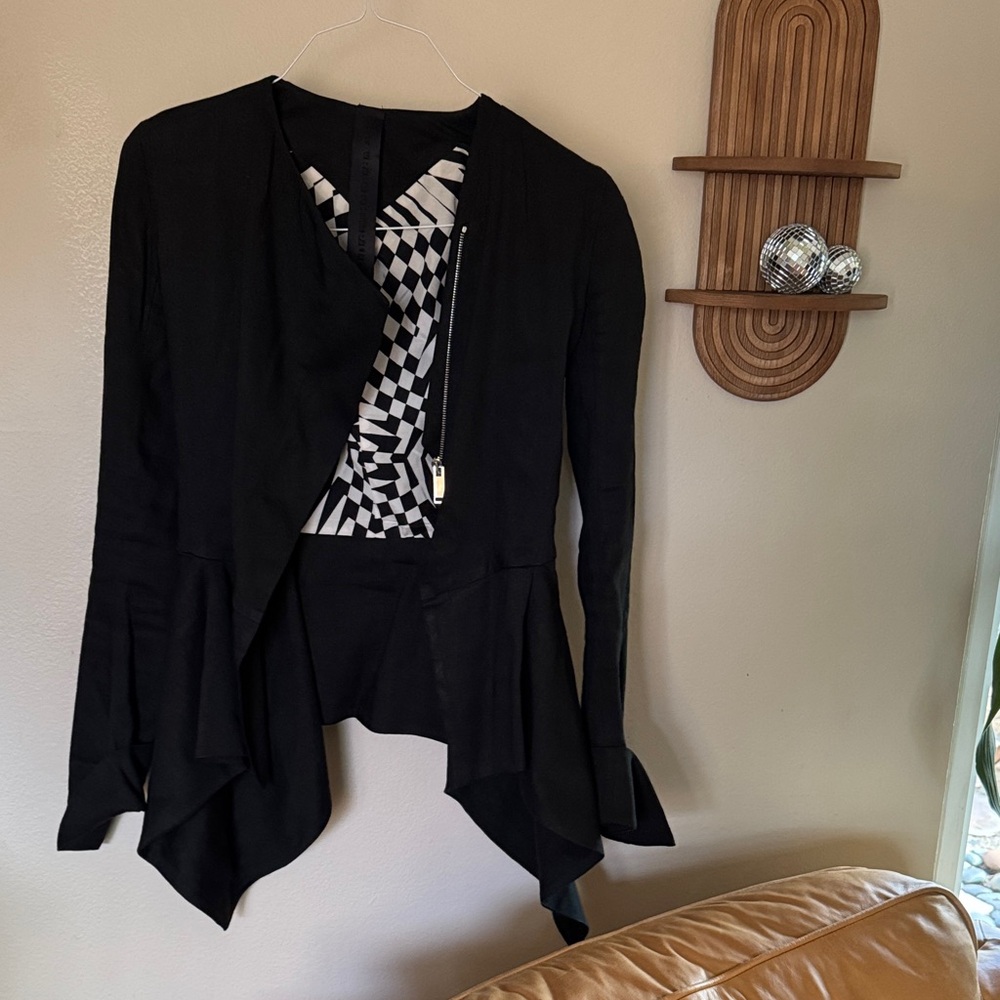 Chic Black Jacket with Striped Inner Detail